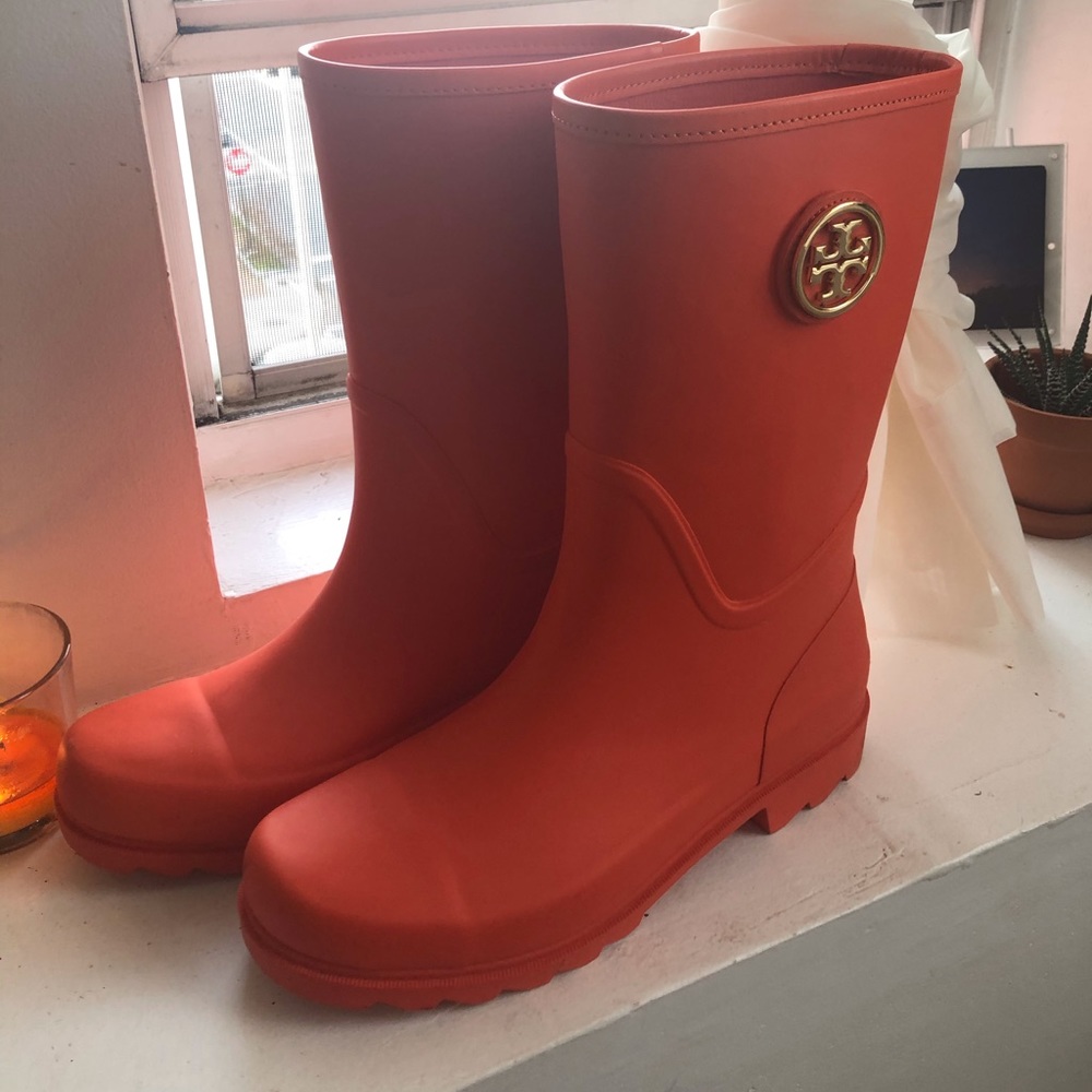 Funky Orange Tory Burch Rain-boots 🌧👢